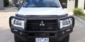 Mitsubishi Deluxe Bull Bars